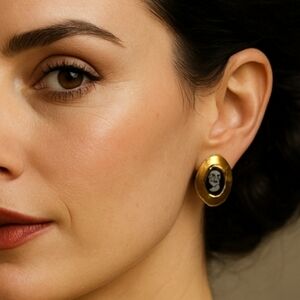 VINTAGE 1950s RARE ITALIAN BLACK GLASS CAMEO GOLD TONE CLIP-ON EARRINGS